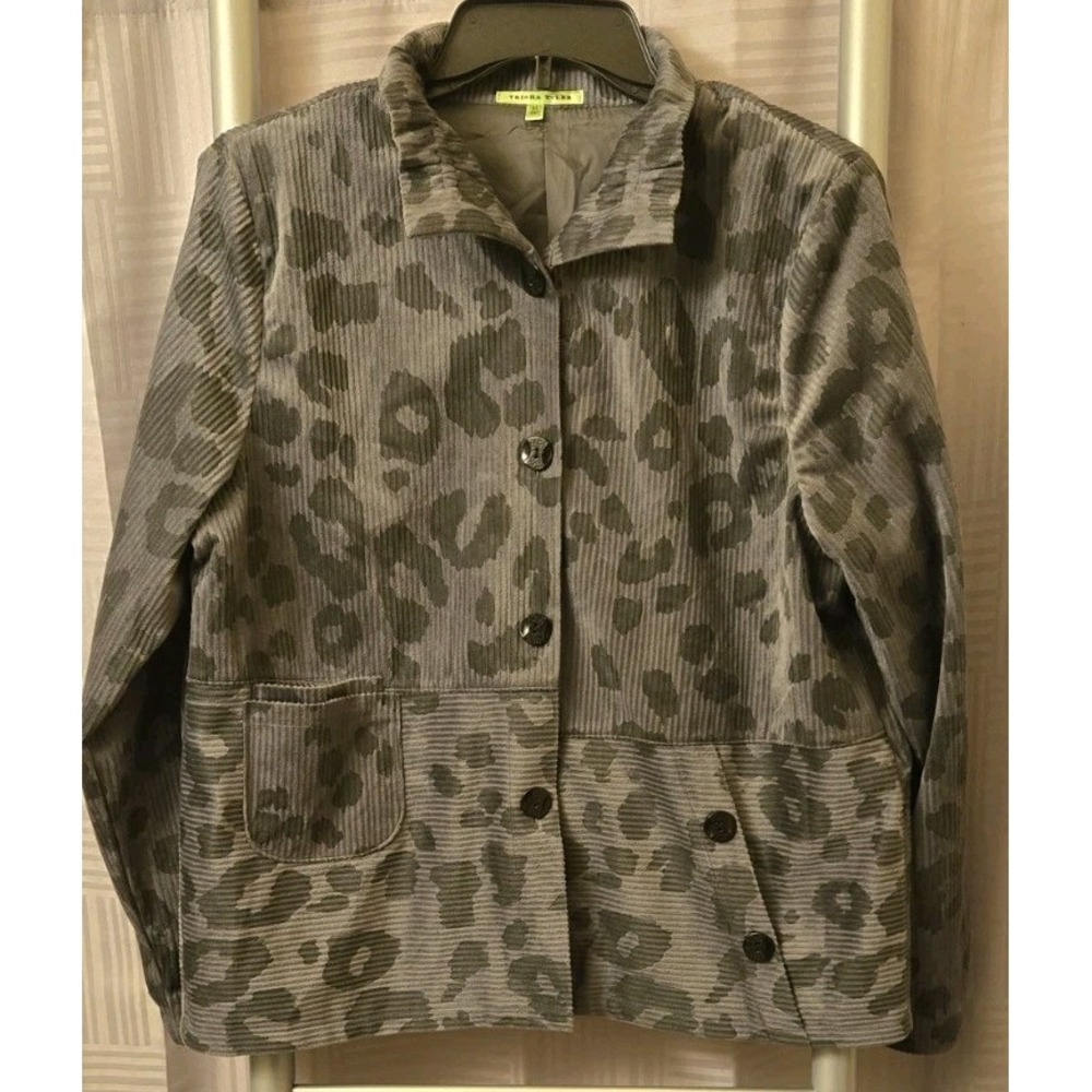 Trisha Tyler Wire Collar Gray Animal Print Button Up‎ Women's Size Medium Jacket
